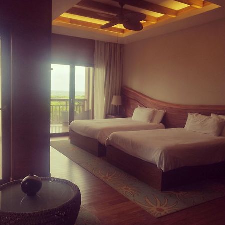 อินทุรา บีช แอนด์ กอล์ฟ รีสอร์ต คูริโอ คอลเลคชั่น บาย ฮิลตัน Hotel เตลา ภายนอก รูปภาพ