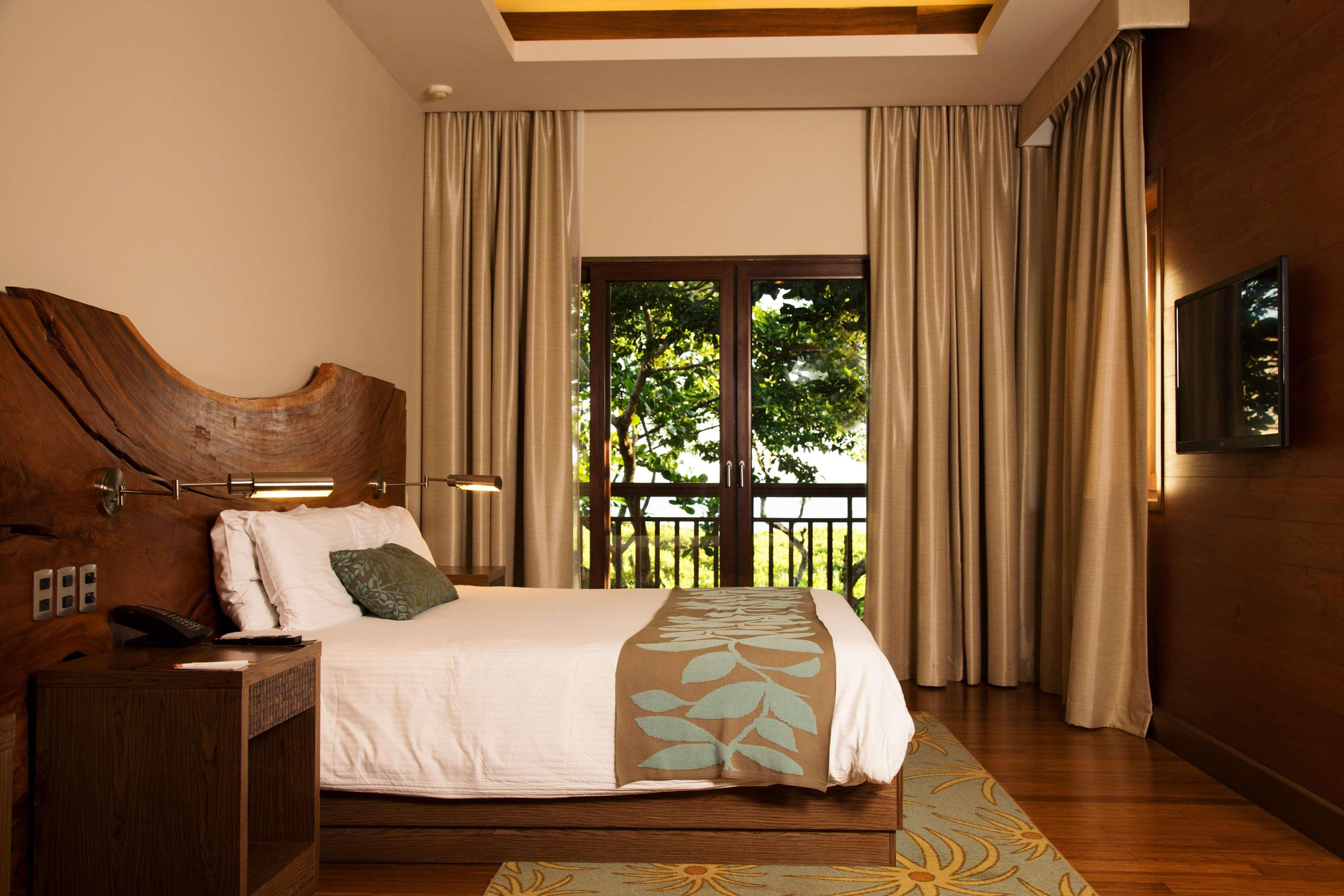 อินทุรา บีช แอนด์ กอล์ฟ รีสอร์ต คูริโอ คอลเลคชั่น บาย ฮิลตัน Hotel เตลา ภายนอก รูปภาพ