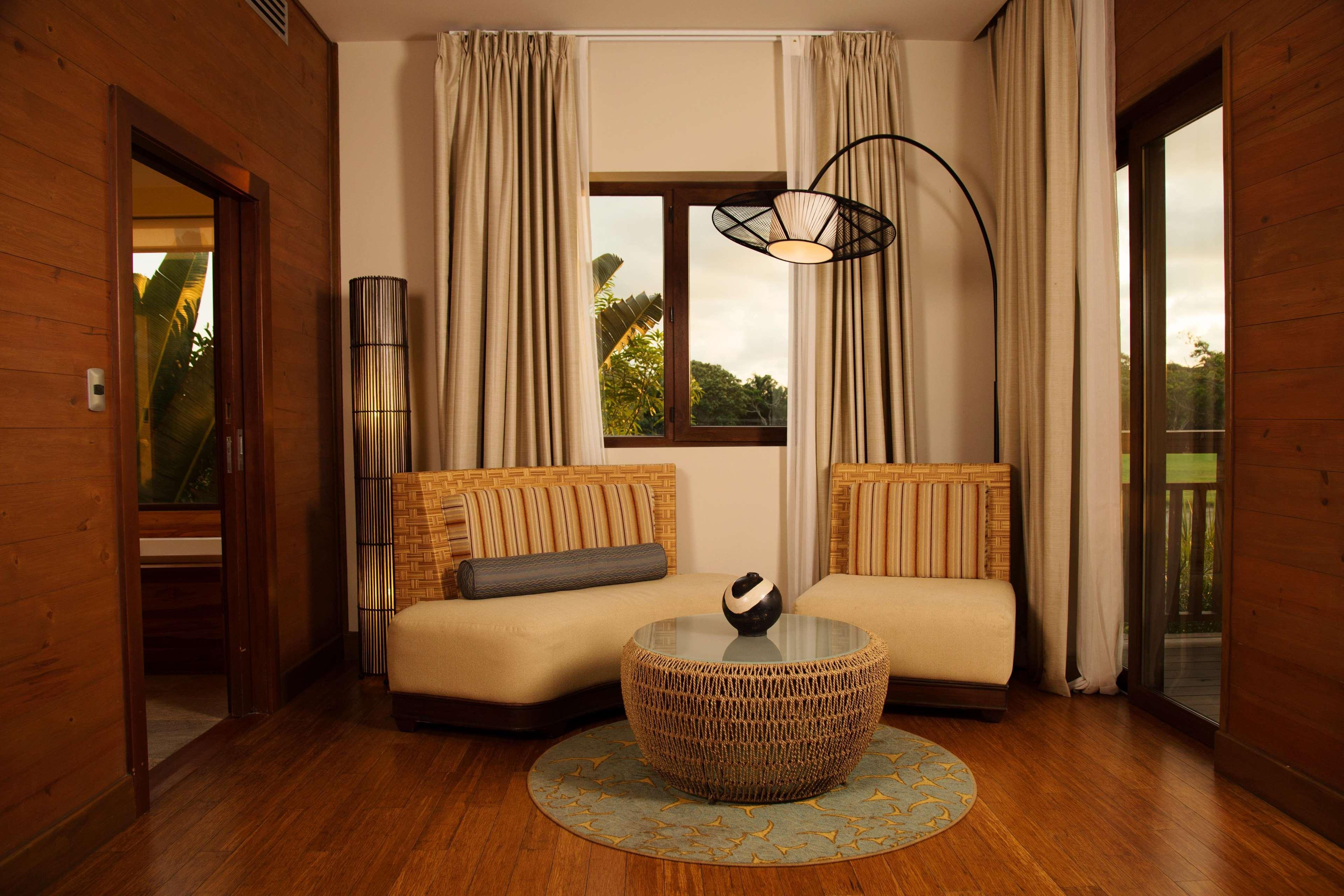 อินทุรา บีช แอนด์ กอล์ฟ รีสอร์ต คูริโอ คอลเลคชั่น บาย ฮิลตัน Hotel เตลา ภายนอก รูปภาพ
