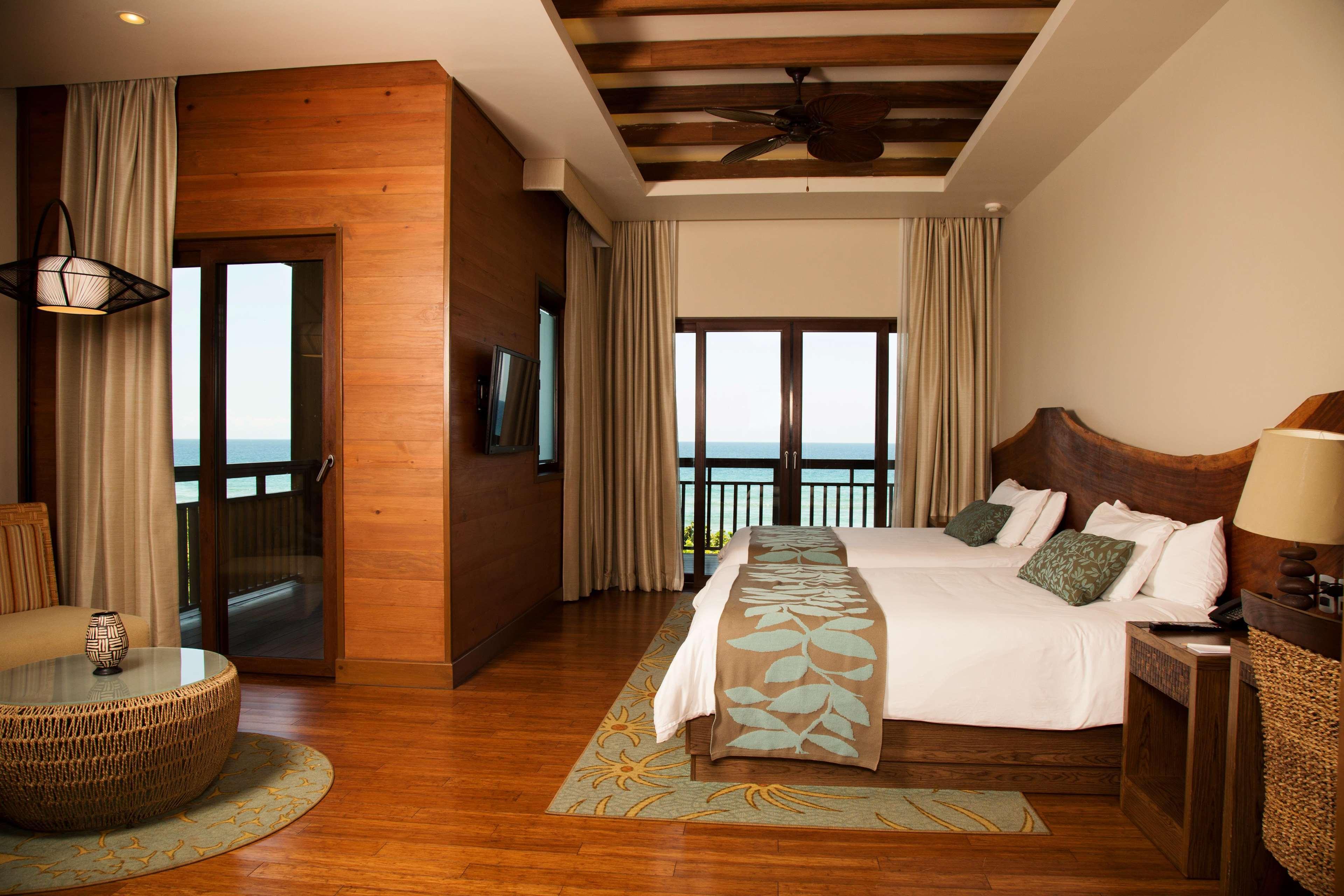 อินทุรา บีช แอนด์ กอล์ฟ รีสอร์ต คูริโอ คอลเลคชั่น บาย ฮิลตัน Hotel เตลา ภายนอก รูปภาพ