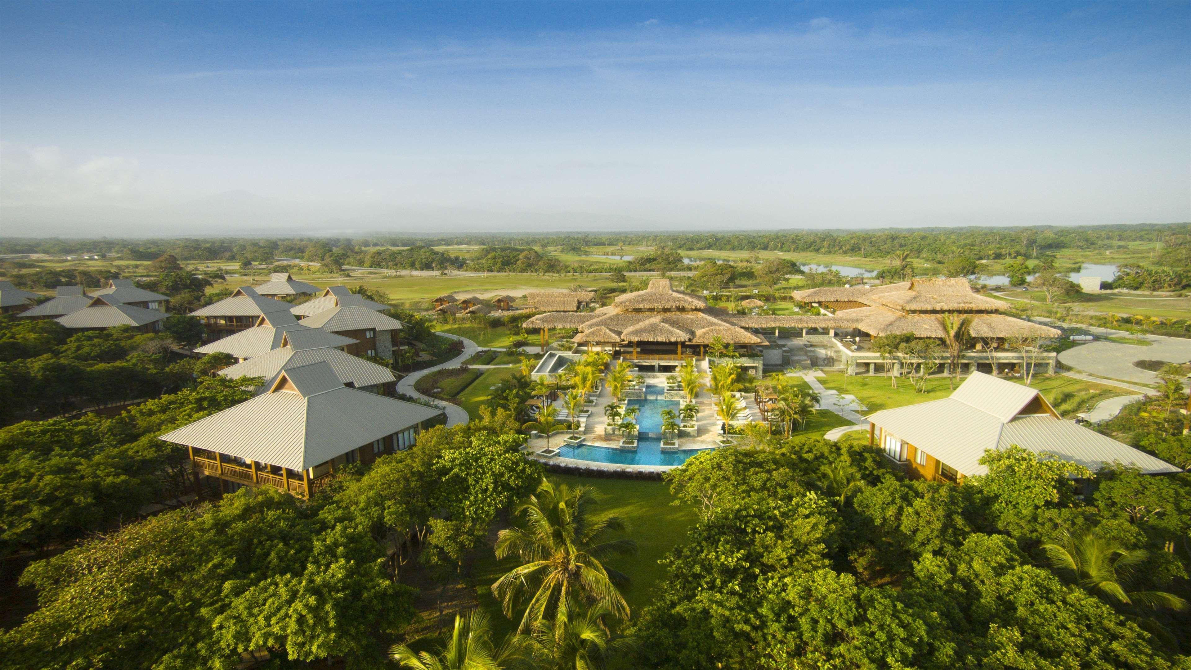 อินทุรา บีช แอนด์ กอล์ฟ รีสอร์ต คูริโอ คอลเลคชั่น บาย ฮิลตัน Hotel เตลา ภายนอก รูปภาพ
