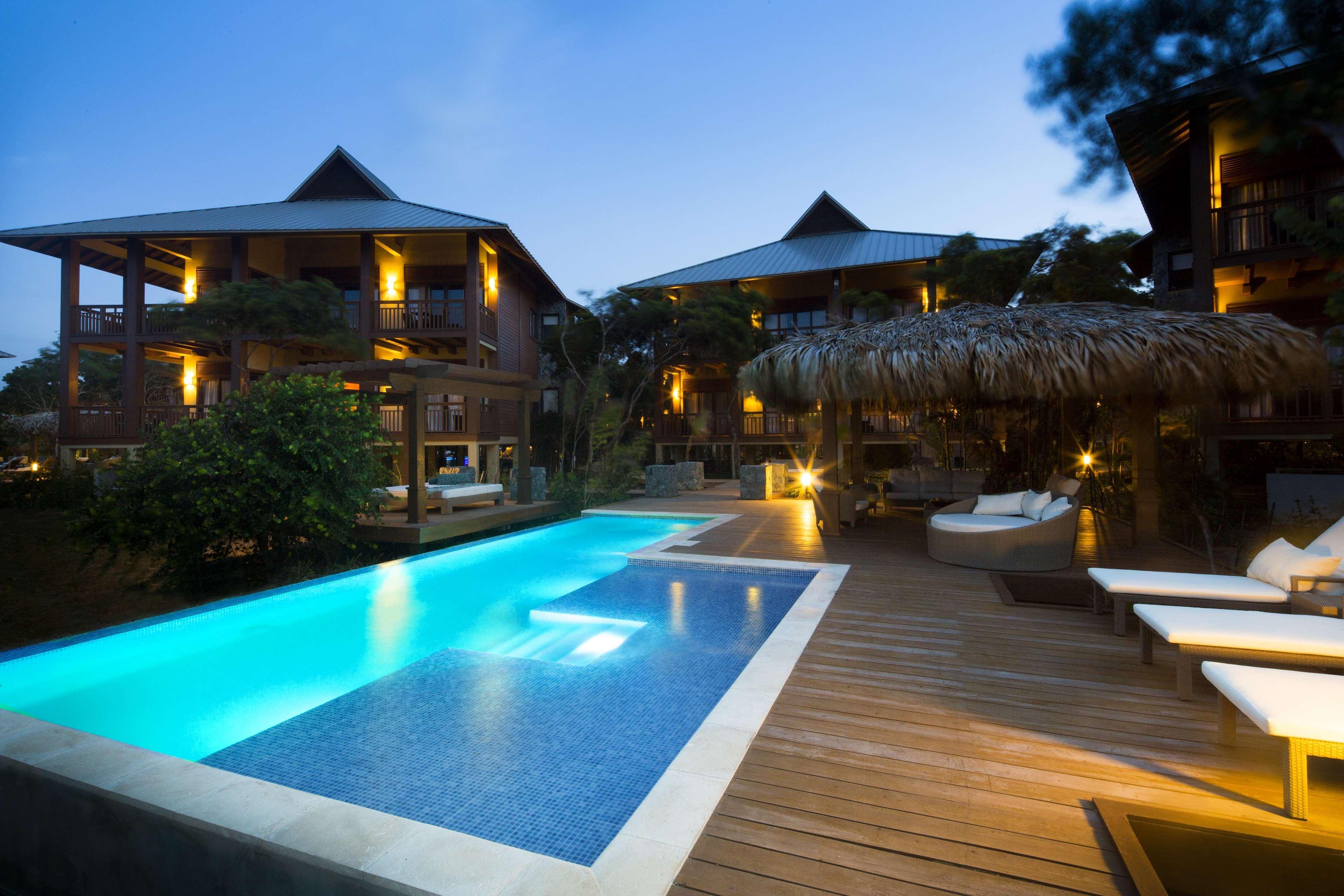 อินทุรา บีช แอนด์ กอล์ฟ รีสอร์ต คูริโอ คอลเลคชั่น บาย ฮิลตัน Hotel เตลา ภายนอก รูปภาพ