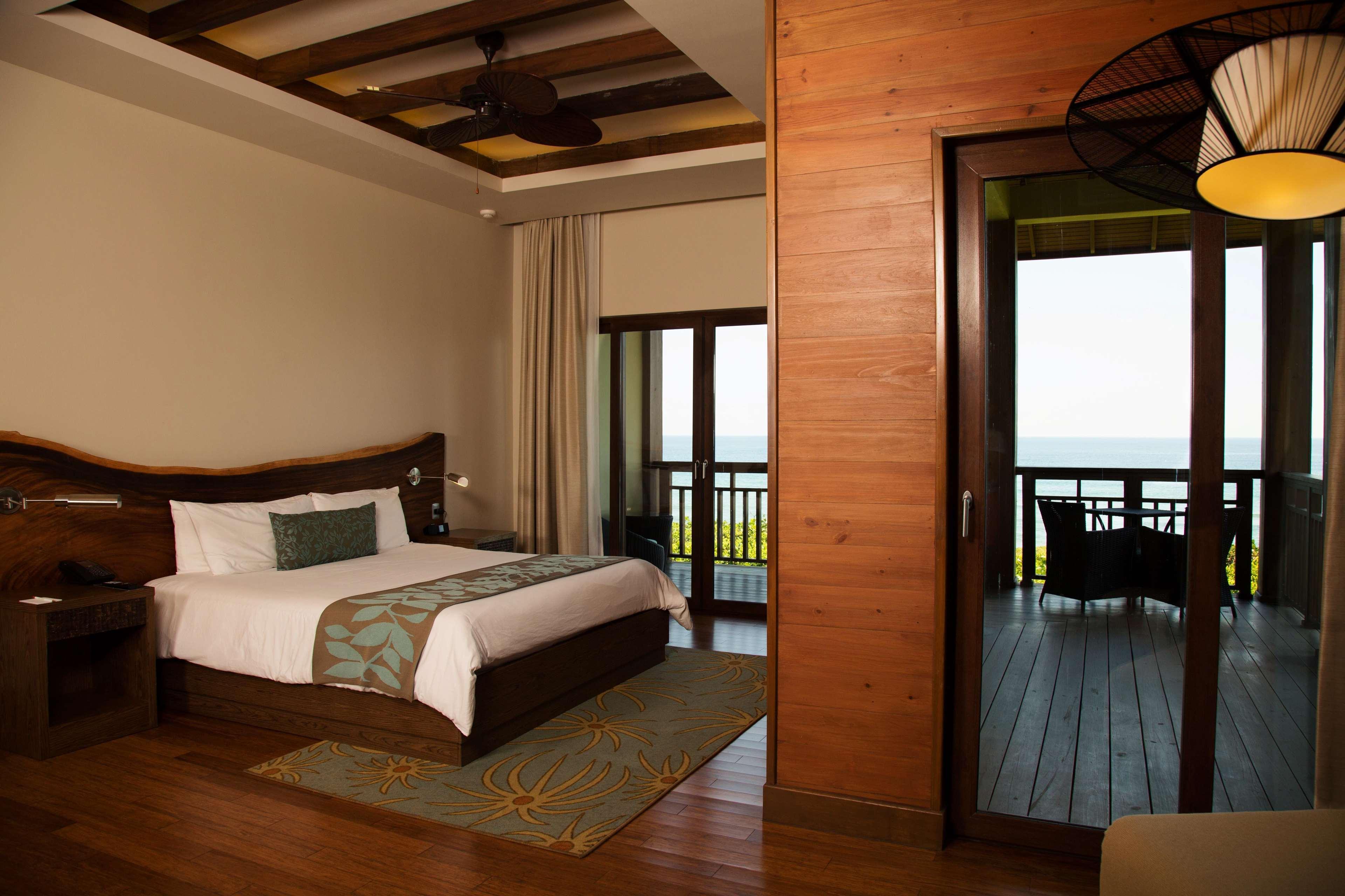 อินทุรา บีช แอนด์ กอล์ฟ รีสอร์ต คูริโอ คอลเลคชั่น บาย ฮิลตัน Hotel เตลา ภายนอก รูปภาพ