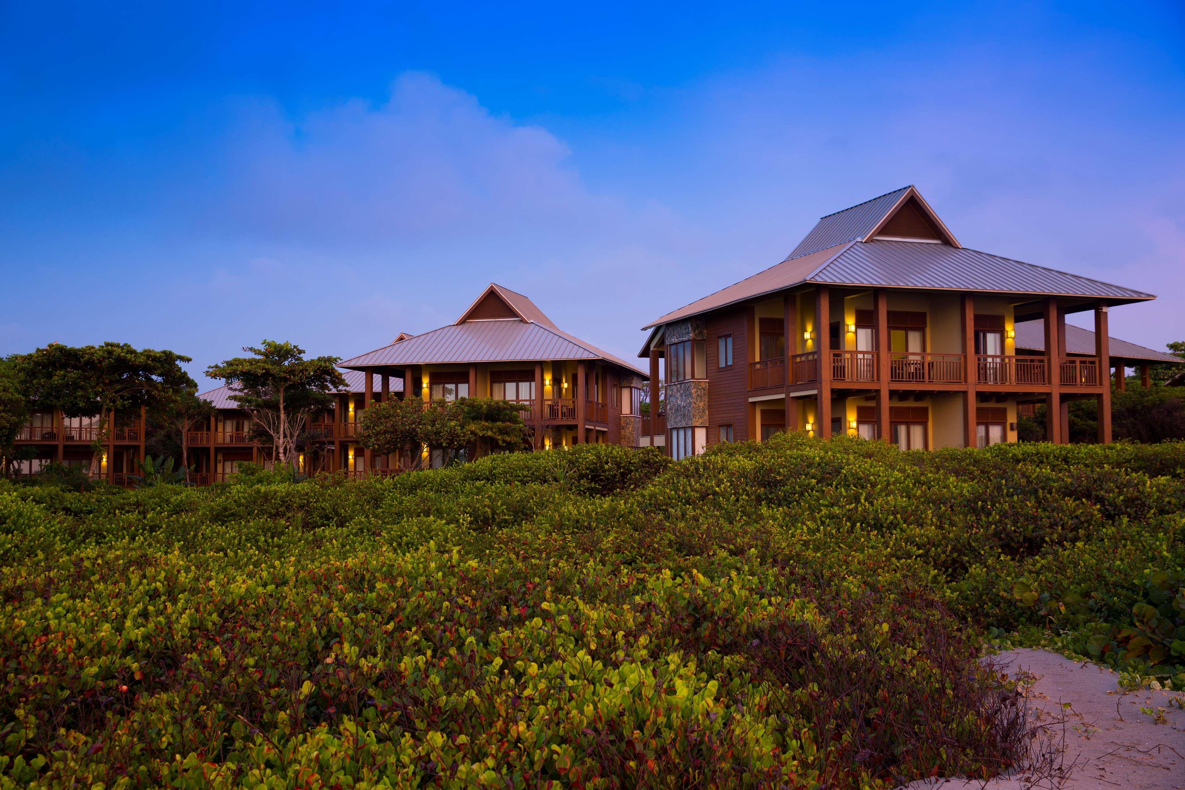 อินทุรา บีช แอนด์ กอล์ฟ รีสอร์ต คูริโอ คอลเลคชั่น บาย ฮิลตัน Hotel เตลา ภายนอก รูปภาพ