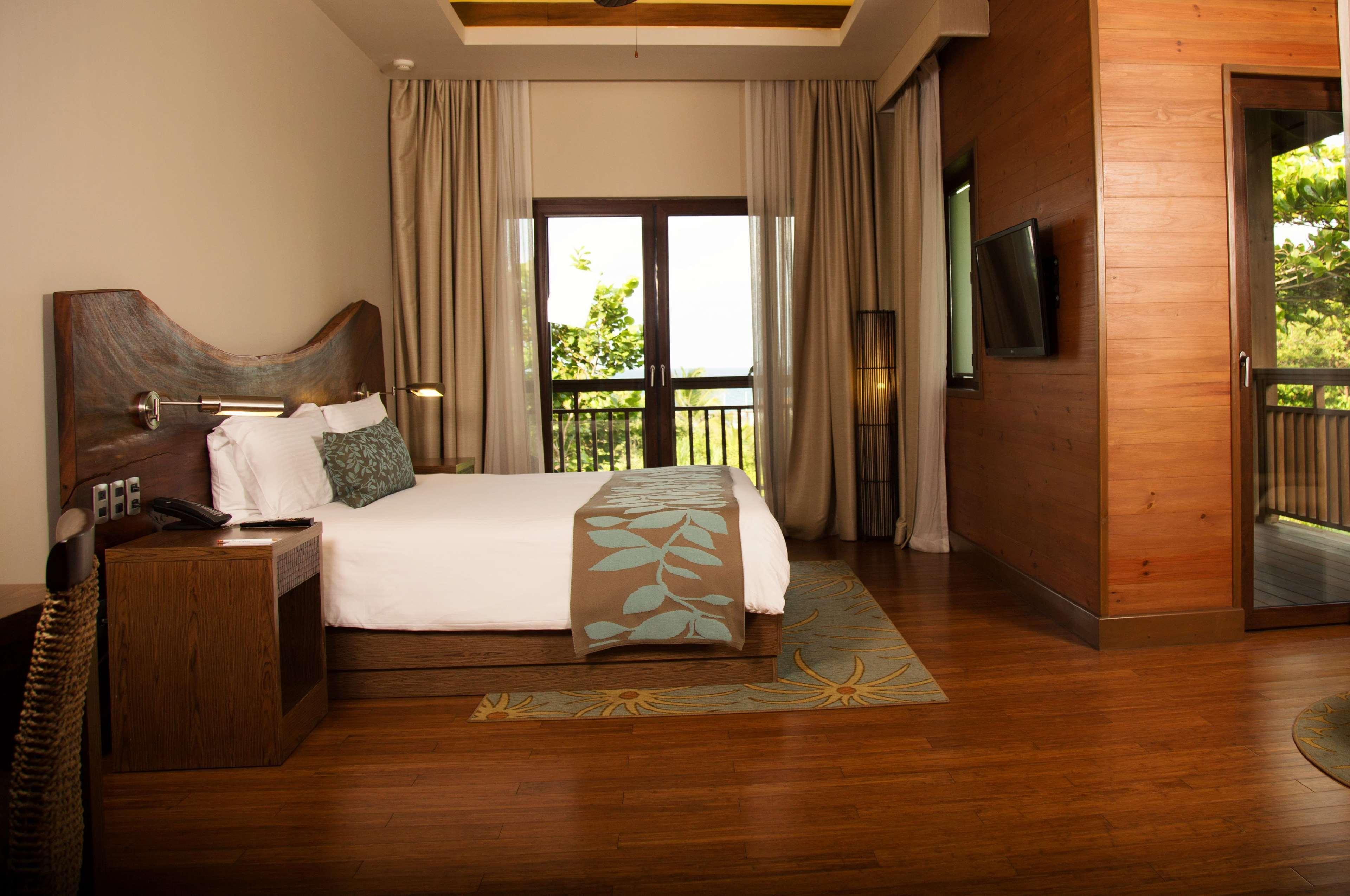 อินทุรา บีช แอนด์ กอล์ฟ รีสอร์ต คูริโอ คอลเลคชั่น บาย ฮิลตัน Hotel เตลา ภายนอก รูปภาพ