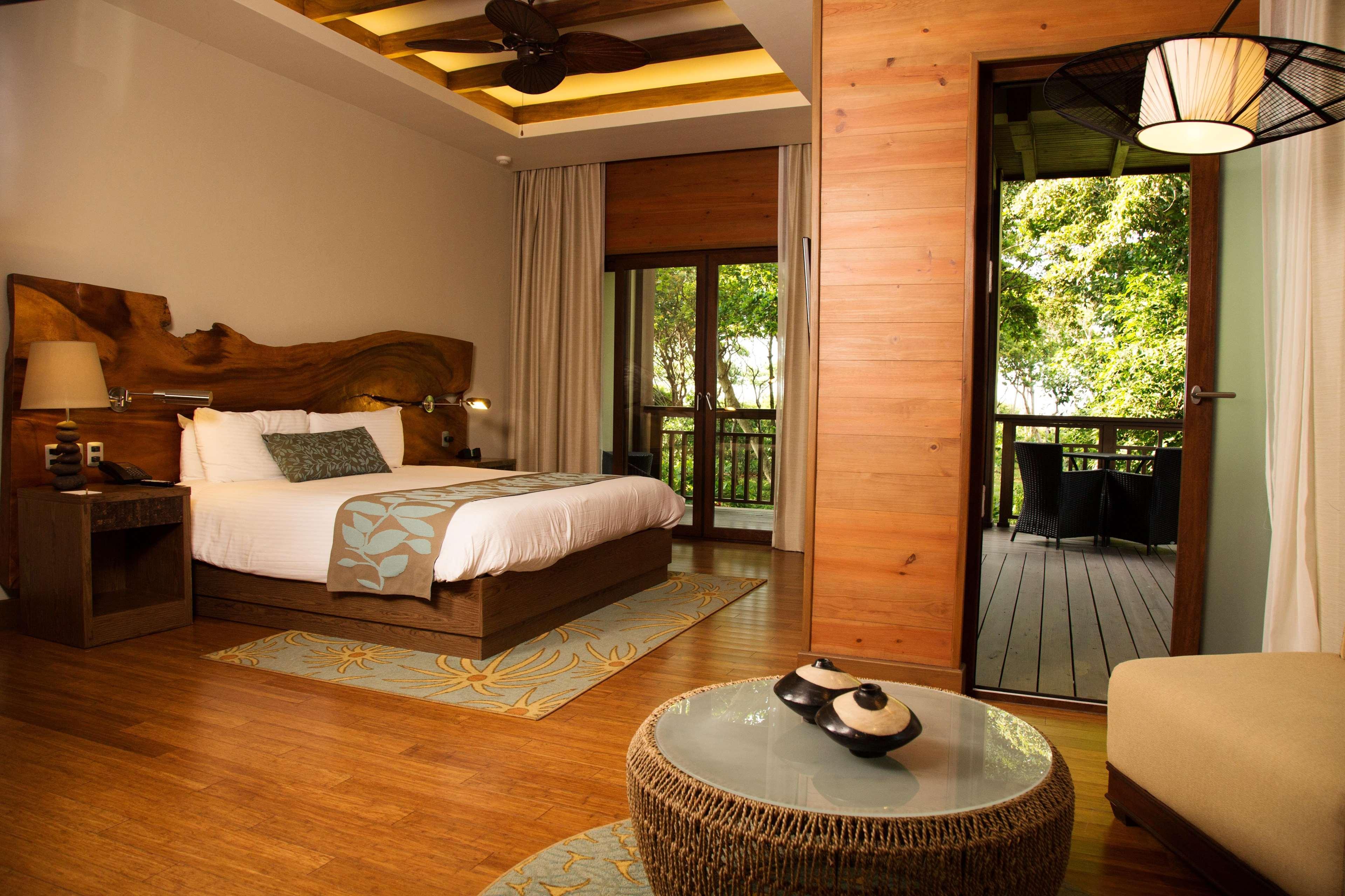 อินทุรา บีช แอนด์ กอล์ฟ รีสอร์ต คูริโอ คอลเลคชั่น บาย ฮิลตัน Hotel เตลา ภายนอก รูปภาพ